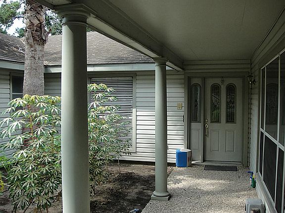 Another view of the courtyard to the front door.