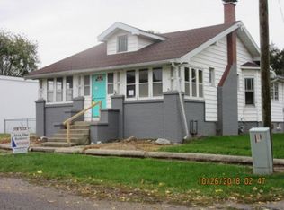 45 Oak St, Weldon, IL 61882