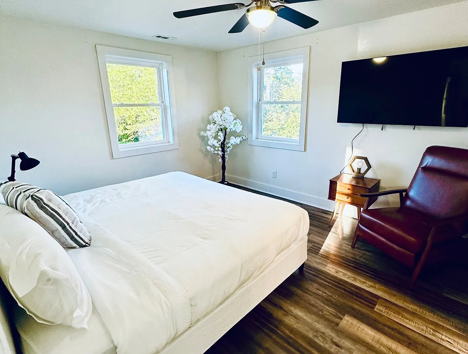 1 bed, 1.0 bath, $2,298 — Photo 4