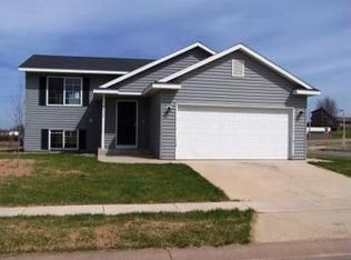 5913 Belfry Ln NW, Rochester, MN 55901
