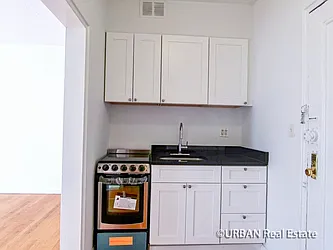 Rented by Urban Real Estate Inc