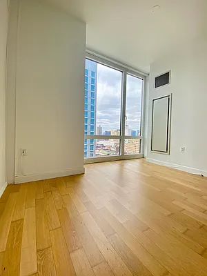 Rented by Nest Seekers International | media 28