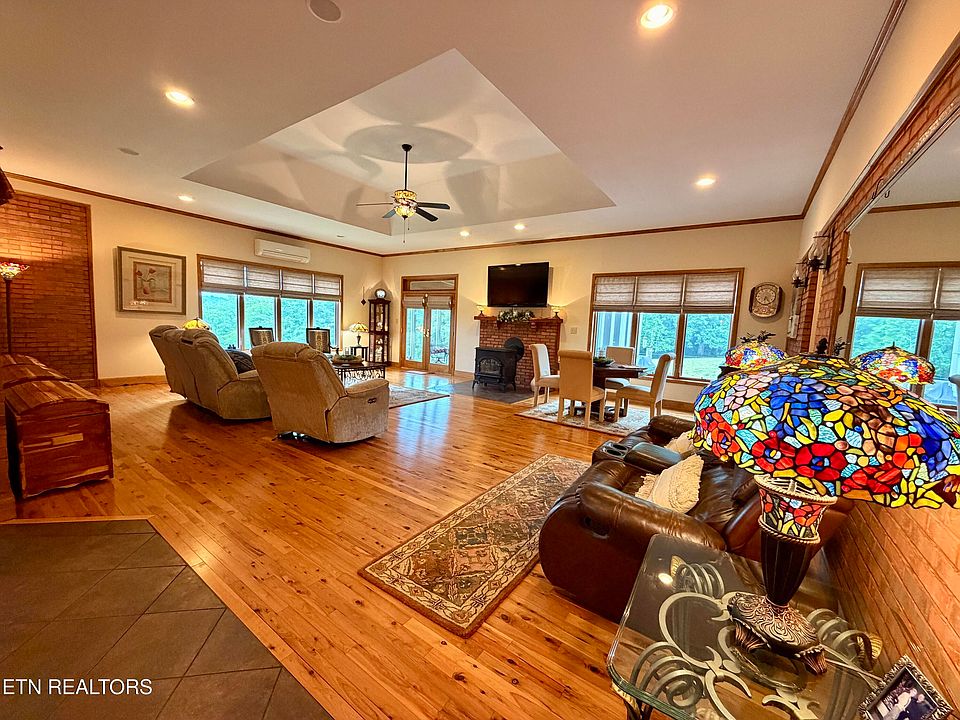 19th image of 630 Kenny Brook Ln