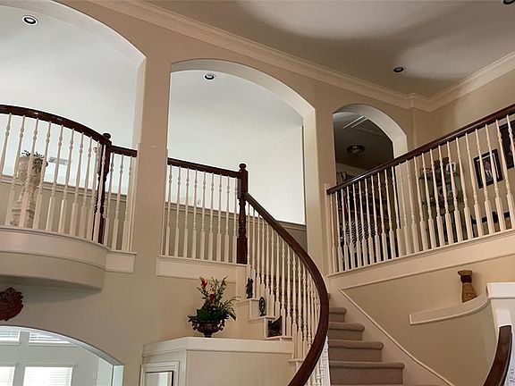 3rd image of 1123 Shady Knoll Ln