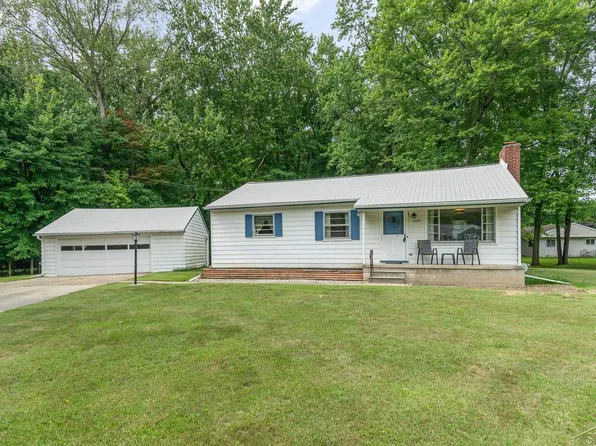 8104 Winchester Ct, Saginaw, MI 48609