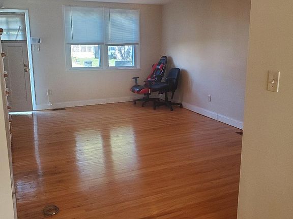 3rd image of 1034 N Academy Ave