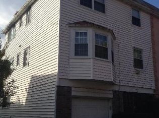 1430 Waters Edge Dr, Flushing, NY 11360