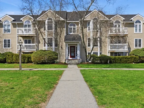 1606 Carriage Ln #1606, Taunton, MA 02780