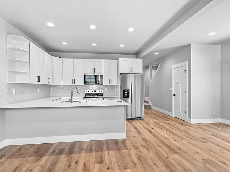 2205 Dejong Dr — Photo 9