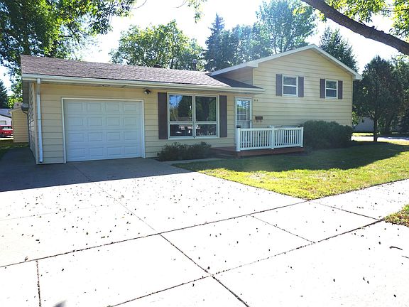 3rd image of 504 11th St N
