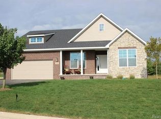 5314 Pebble Beach Dr, Metamora, MI 48455