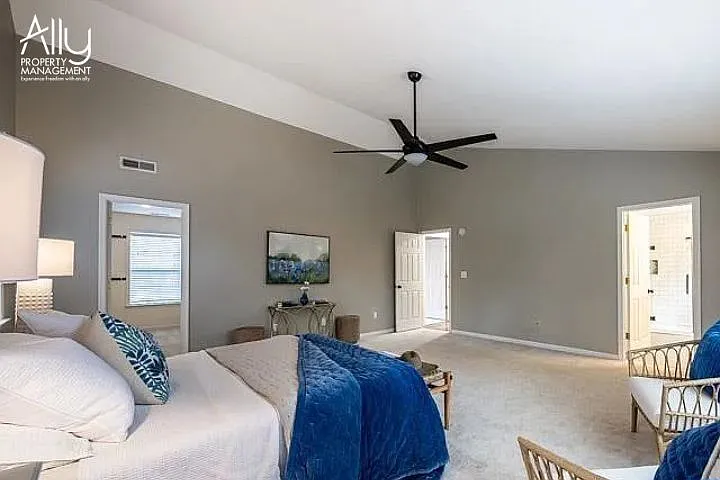 170 W Rosewood Dr — Photo 16