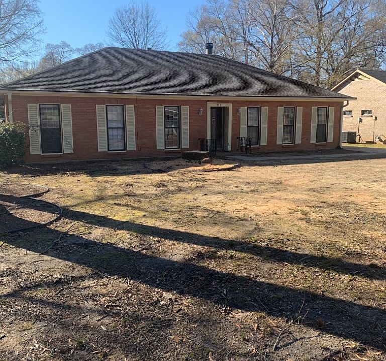 745 Ledyard Place