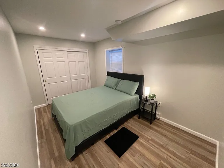 15 Seymour Ave #1B — Photo 8