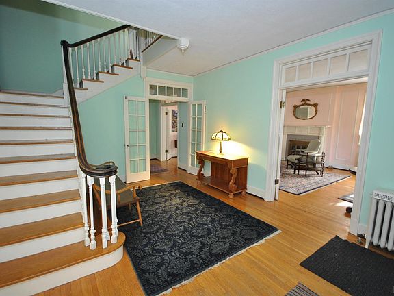 4th image of 111 Huron Ave