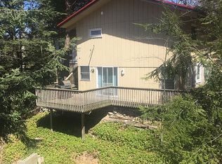 1999 Horseshoe Dr, Muskegon, MI 49441