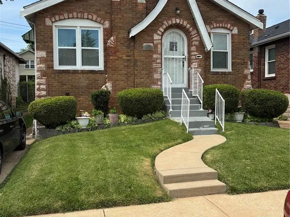 6904 Parkdale Dr, Saint Louis, MO 63121