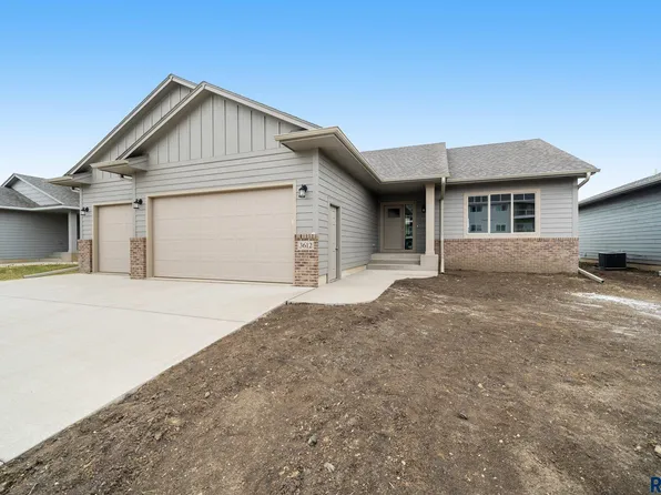 3612 E Sage Grass St, Sioux Falls, SD 57108