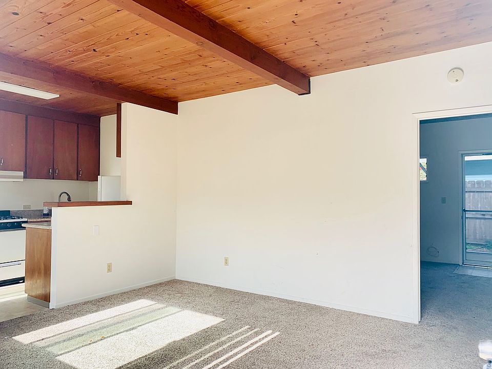 1st image of 4873 Niagara Ave APT 3