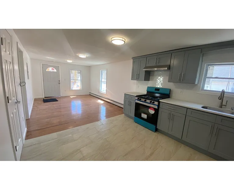 125 Wall St #2 — Photo 3