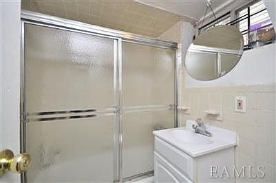 5th image of 428 W 260th St