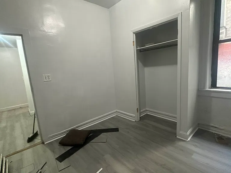 2090 Mohegan Ave #1B — Photo 6