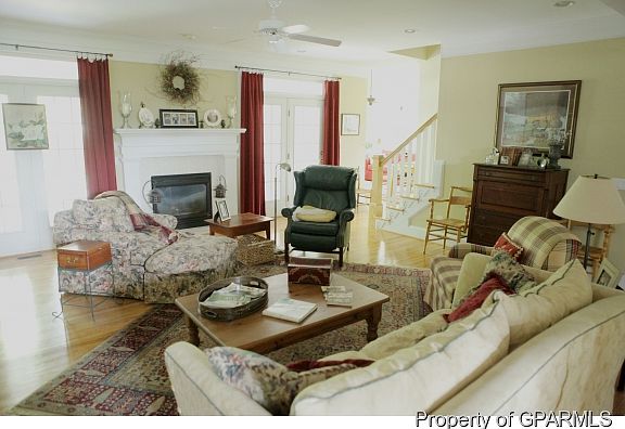 2nd image of 3515 Warwick Dr