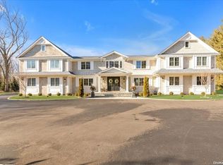 30 Cecilia Dr, Syosset, NY 11791