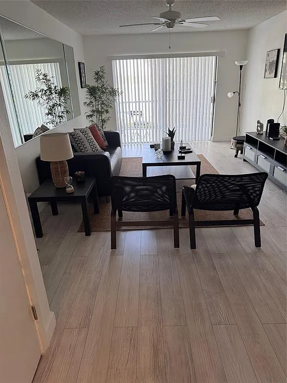 2 bed, 2.0 bath, 1248 sqft, $1,800 — Photo 3