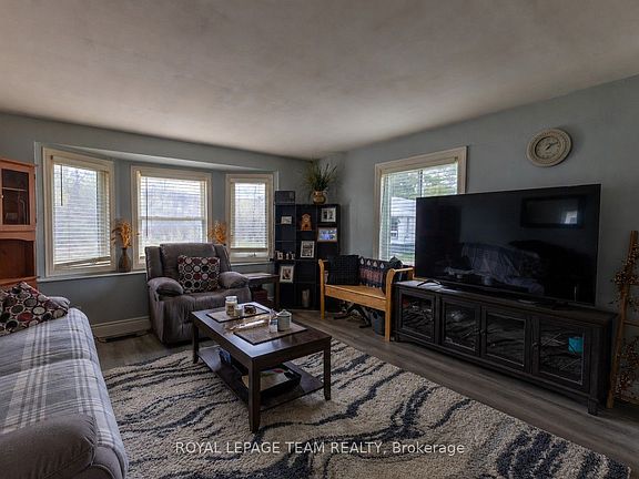 5th image of 40 Timothy Dr