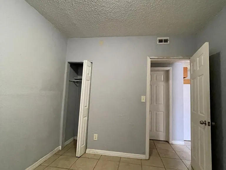 1332 W 21st St #3 — Photo 8
