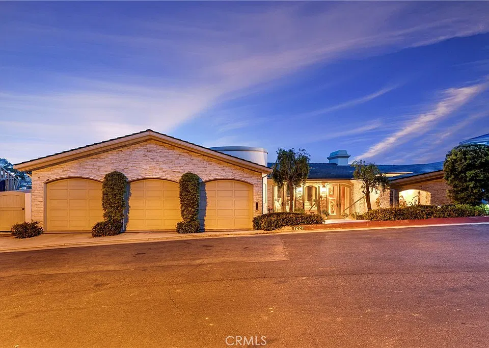 1221 Emerald Bay