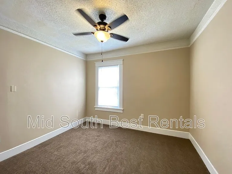 3315 Maryland Ave — Photo 2