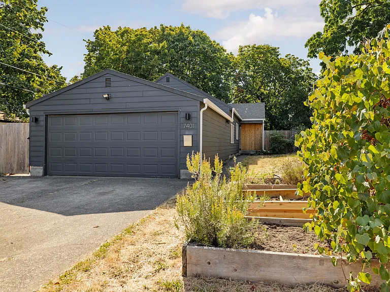 7401 SE 83rd Ave — Photo 2
