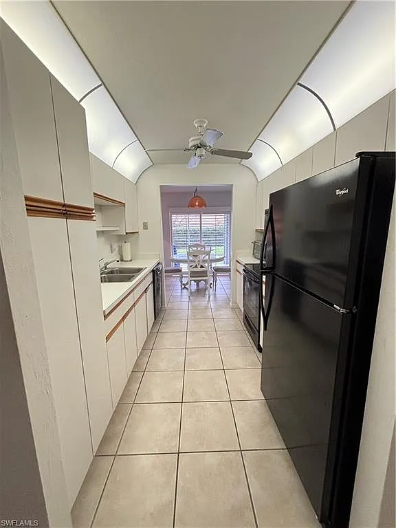 2 bed, 2.0 bath, 1368 sqft, $4,000 — Photo 3