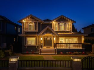 8588 Armstrong Ave, Burnaby, BC V3N 2H3