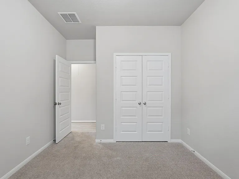10406 Milford Woods Ln — Photo 32