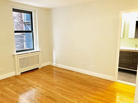 Rented by Stonehenge NYC LLC | media 19