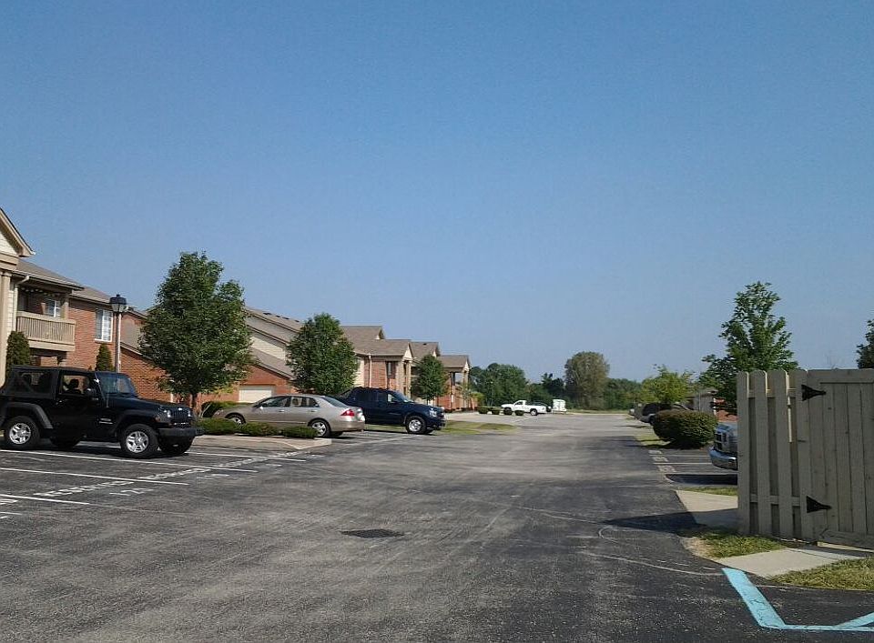 2nd image of 8950 Hunters Creek Dr