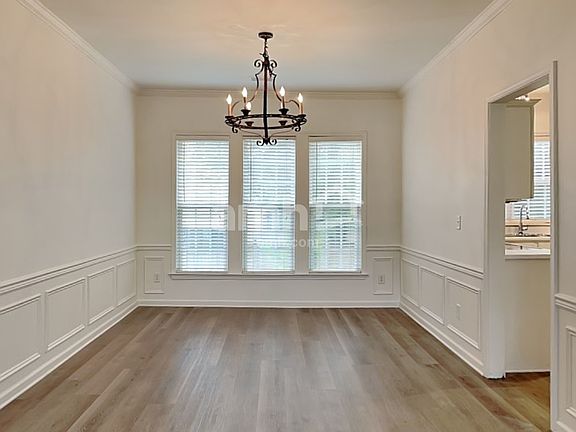 5th image of 405 Carphilly Ct