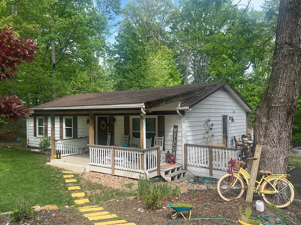 1st image of 2607 Youngs Dr