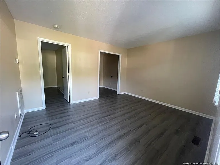 4959 Fieldcrest Dr — Photo 4