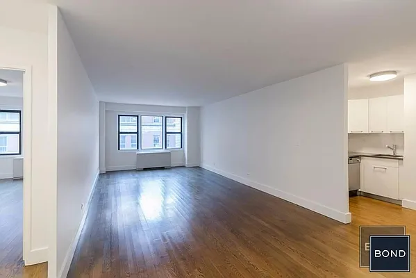 Rented by Bond New York | media 19