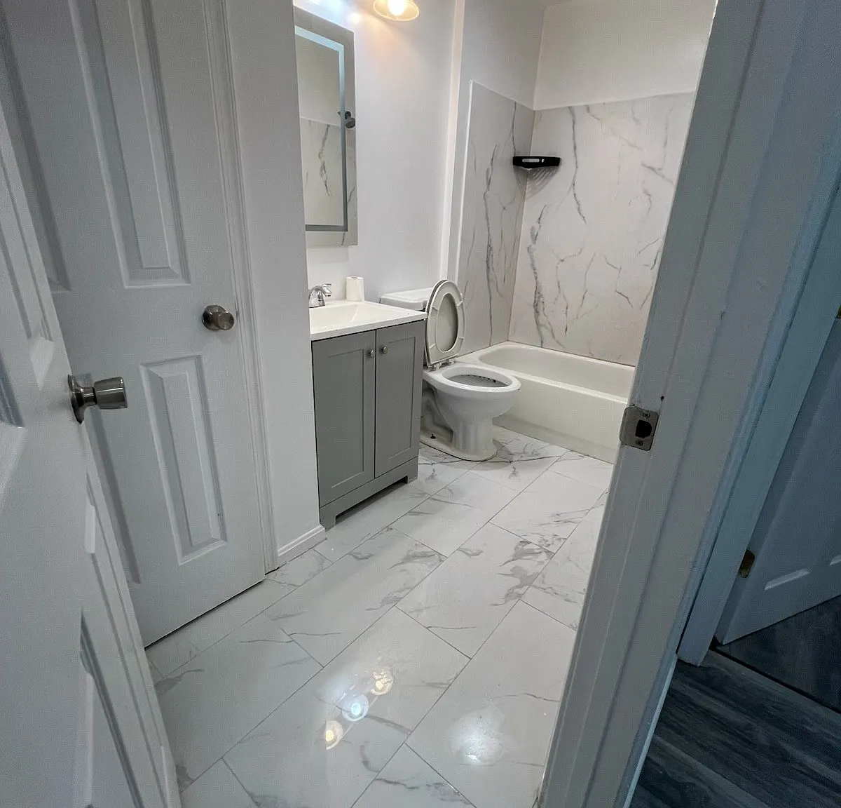 2 bed, 887 sqft, $1,850 — Photo 2