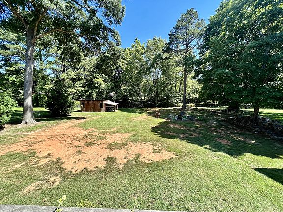4th image of 609 N Catawba Cir