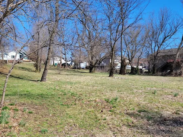 000 W Third Street, Willow Springs, MO 65793