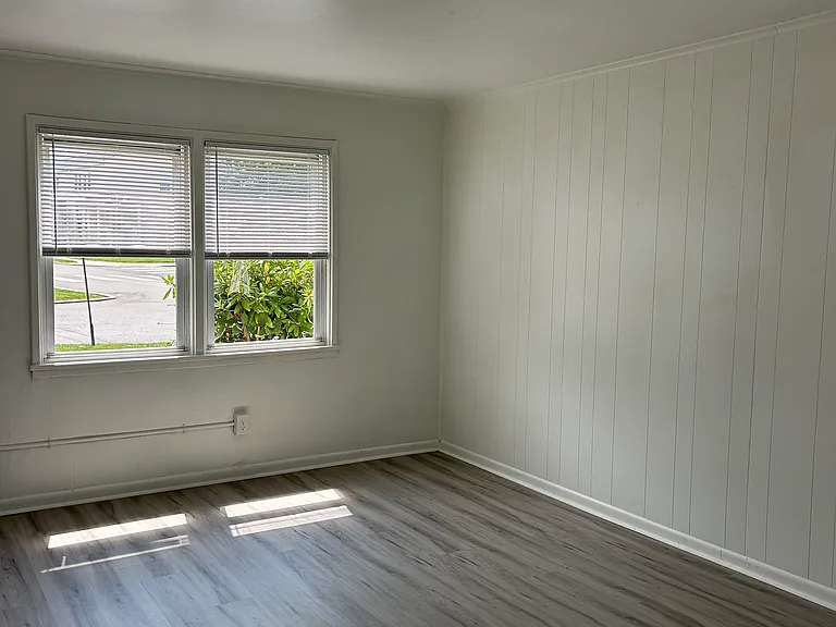 100-42A Midland Hts — Photo 1