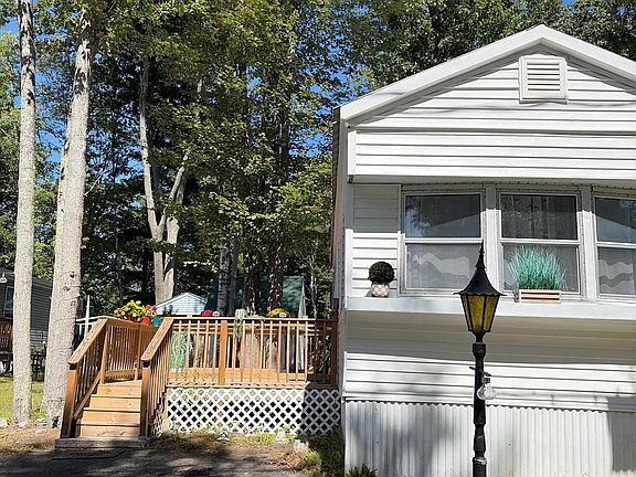 2nd image of 512 Canterbury Drive