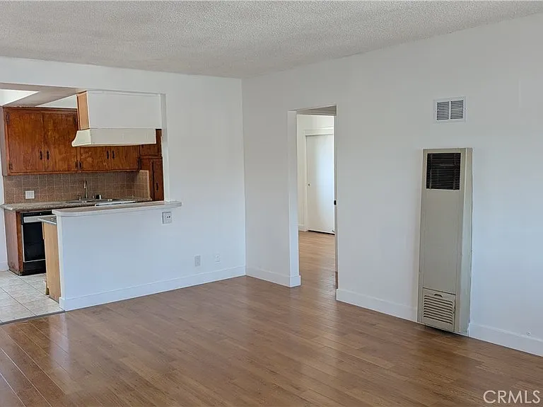 315 S Pine St — Photo 2