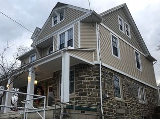 504 Oak Ln, Philadelphia, PA 19126